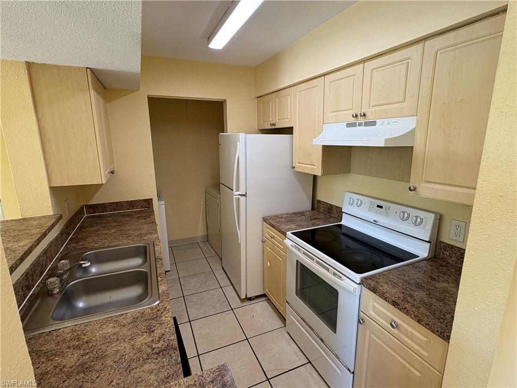 2905 Winkler AVE 719