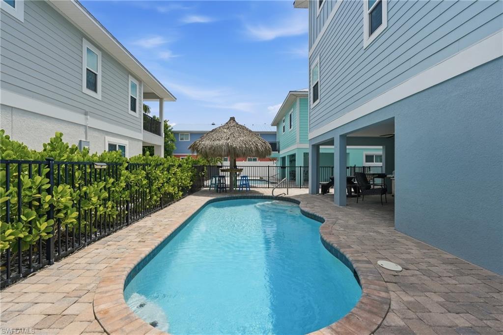 Exterior swimming pool with a freeform design - Virtually Edited Image