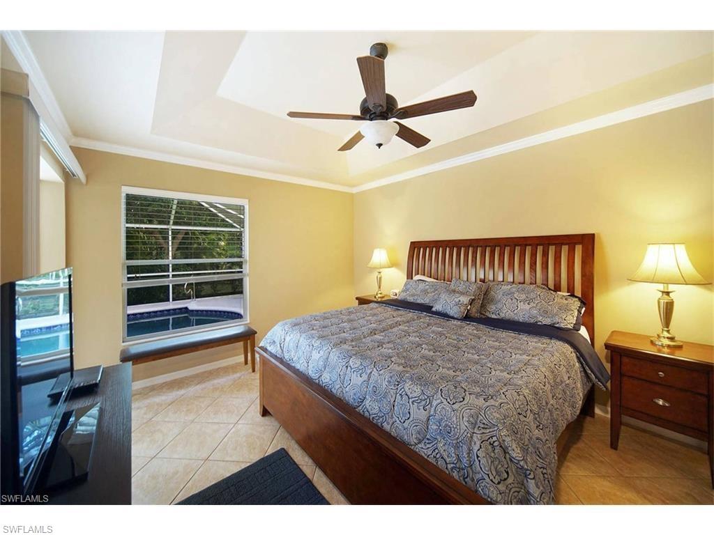 703 SW Santa Barbara PL photo 9