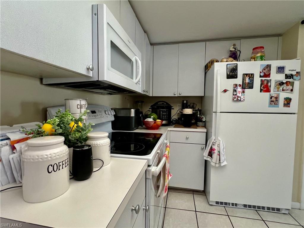 118 SW 10th TER photo 25