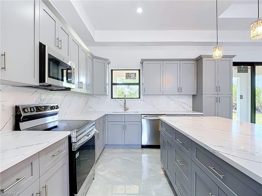 103 Ruby AVE N photo 13