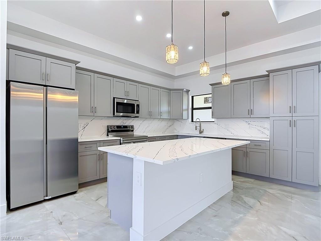 103 Ruby AVE N photo 15