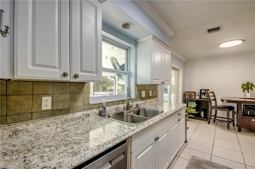 2912 Poinciana DR photo 18