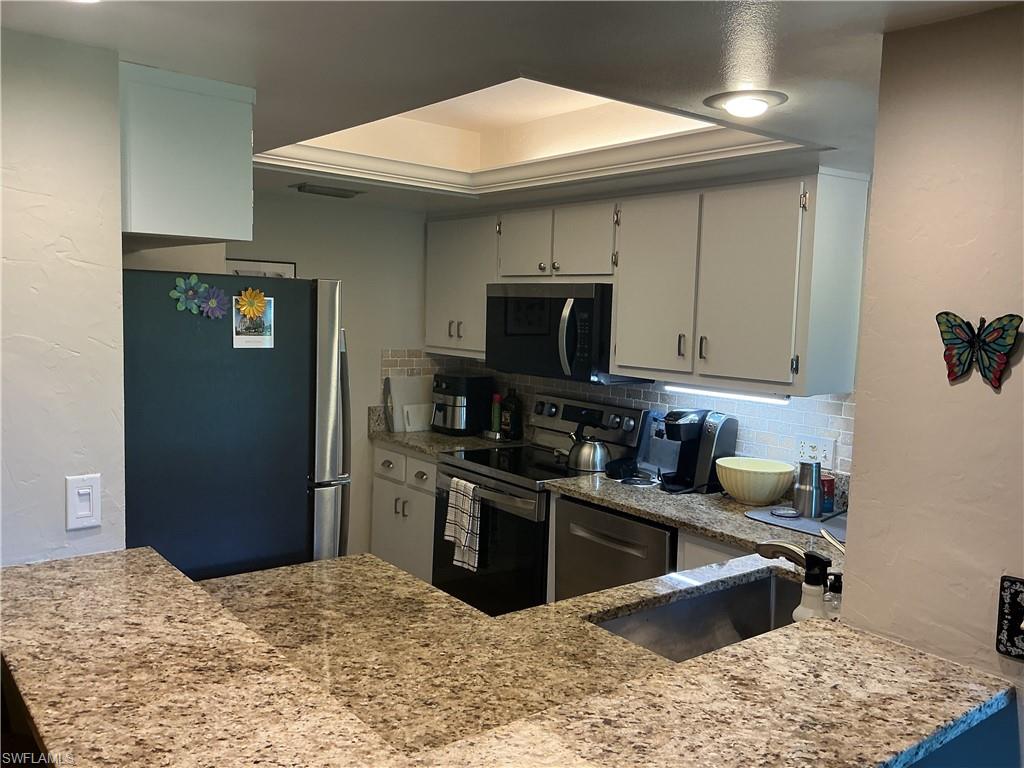 5730 Trailwinds DR 411 photo 9