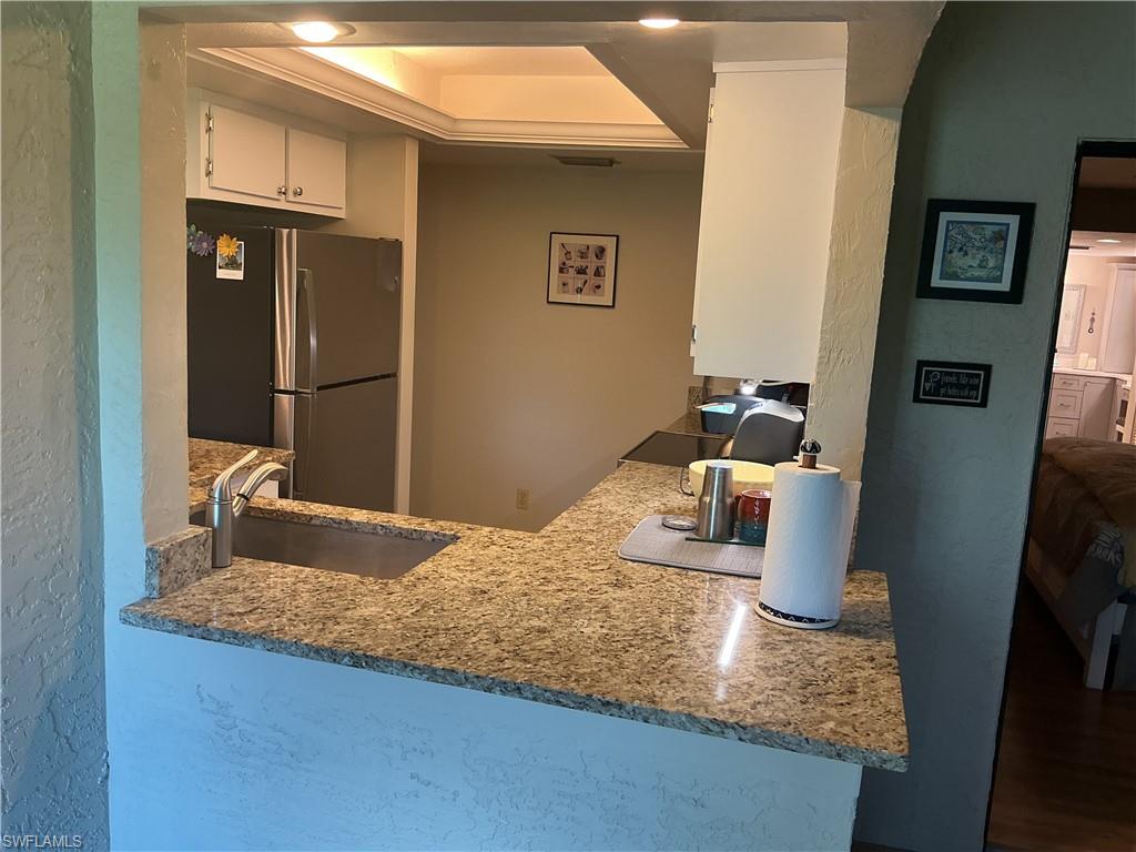 5730 Trailwinds DR 411 photo 10