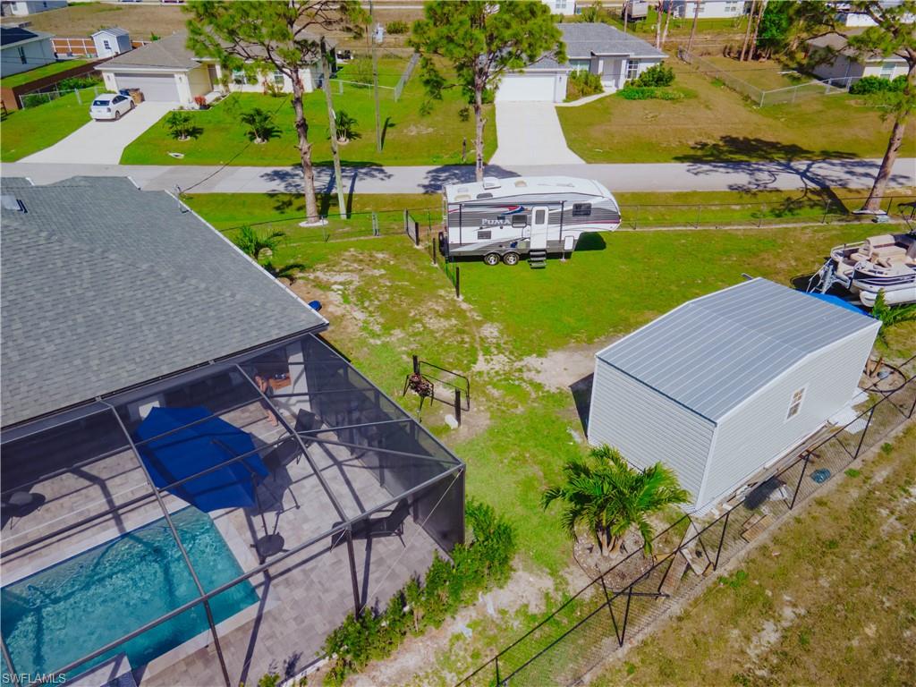 Drone / aerial view featuring a residential view