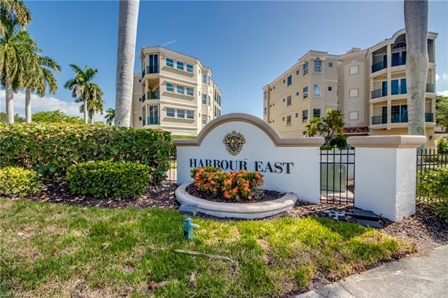 11160 Harbour Yacht Ct Entrance!