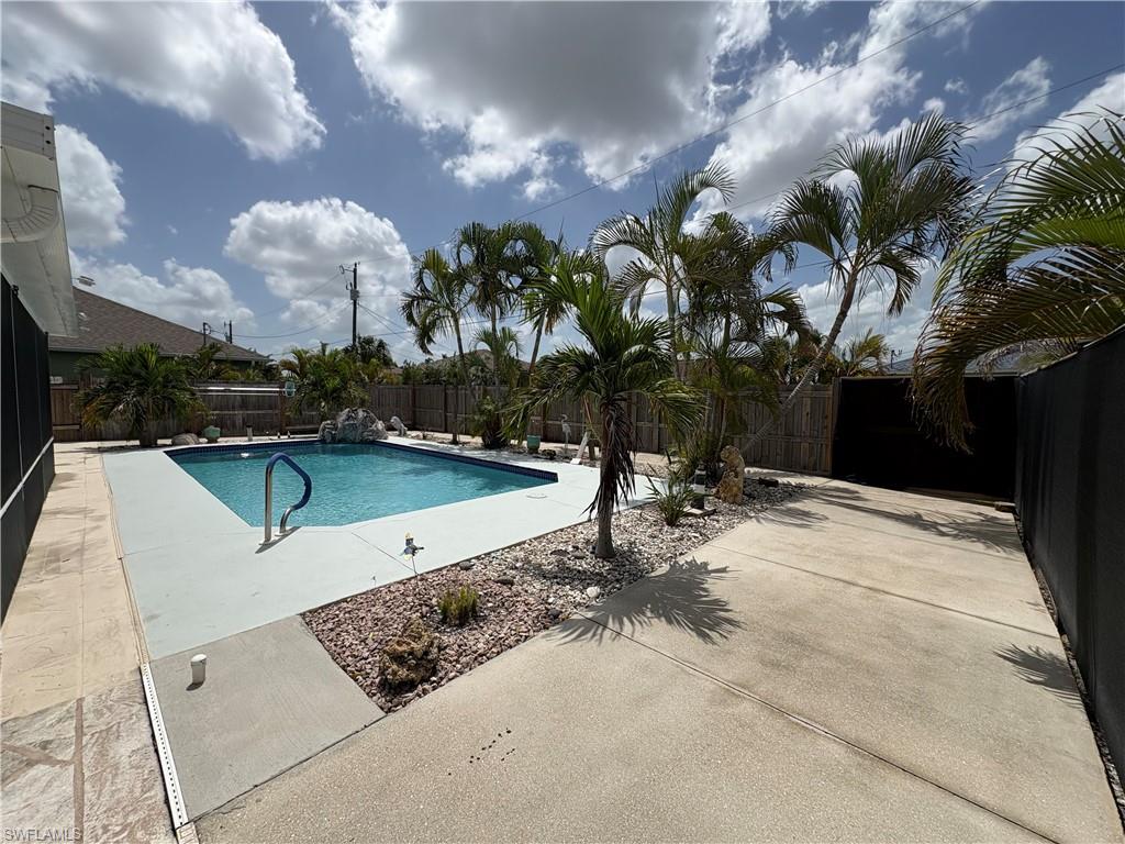 2734 NW 5th ST photo 40