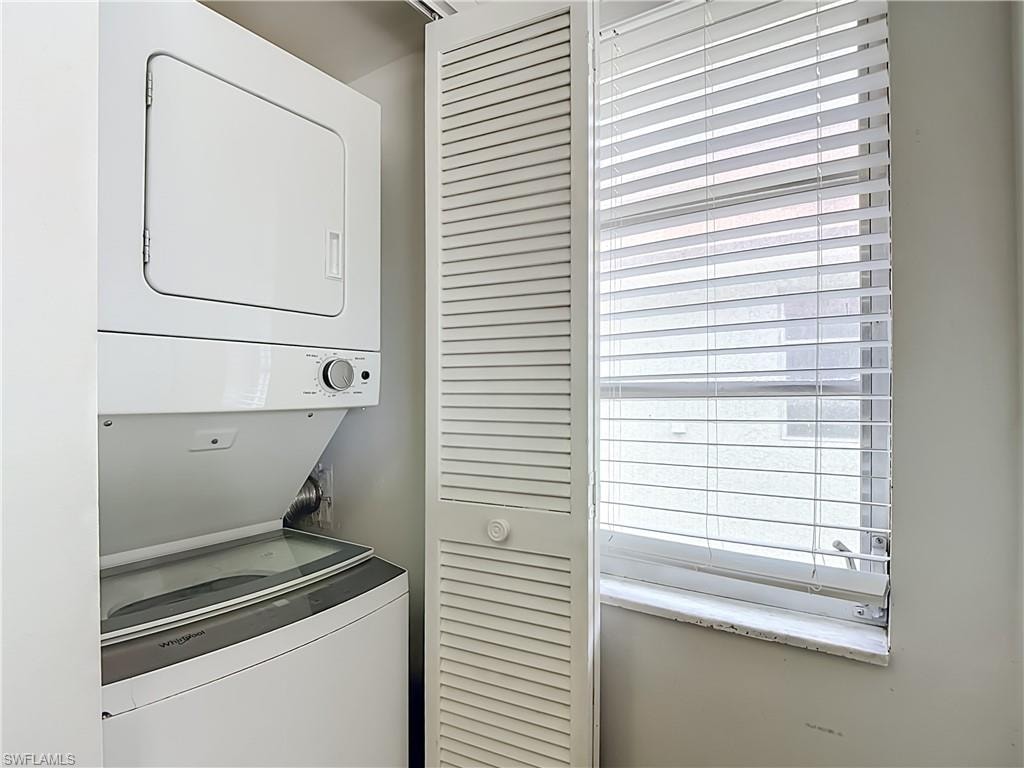 Integrated stacked laundry appliances featuring a washer and dryer unit