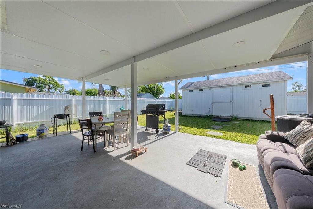 347 Beachwood AVE photo 23