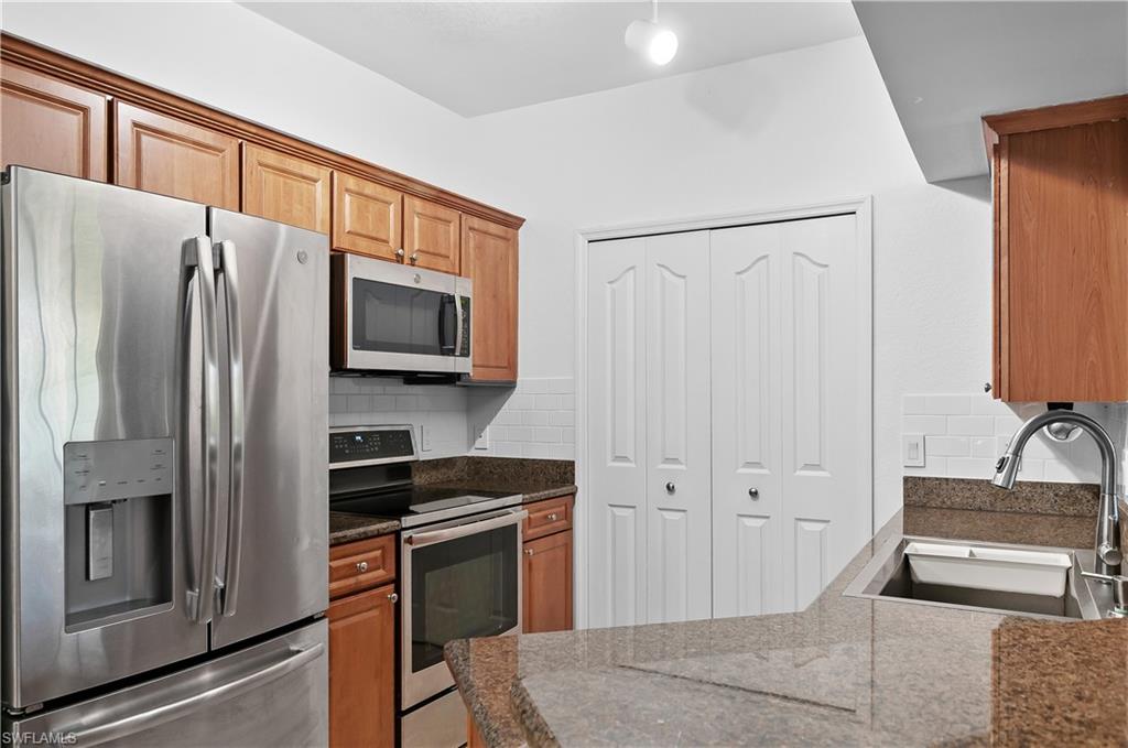 12980 Positano CIR 202 photo 6