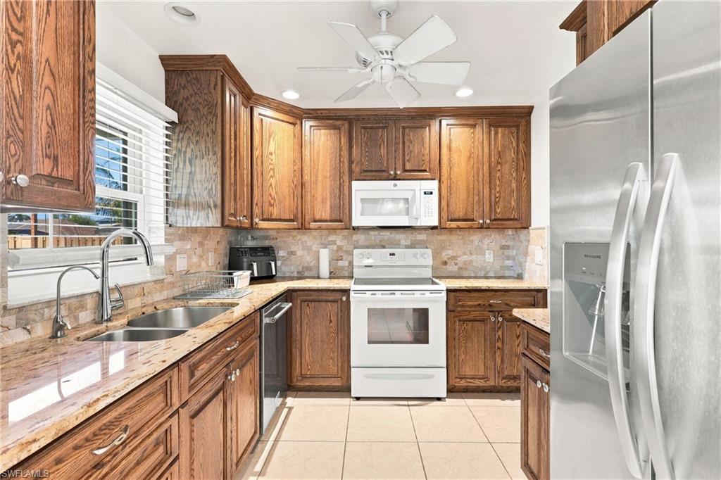 22 SW 13th TER photo 16