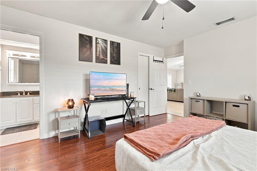 22 SW 13th TER photo 24