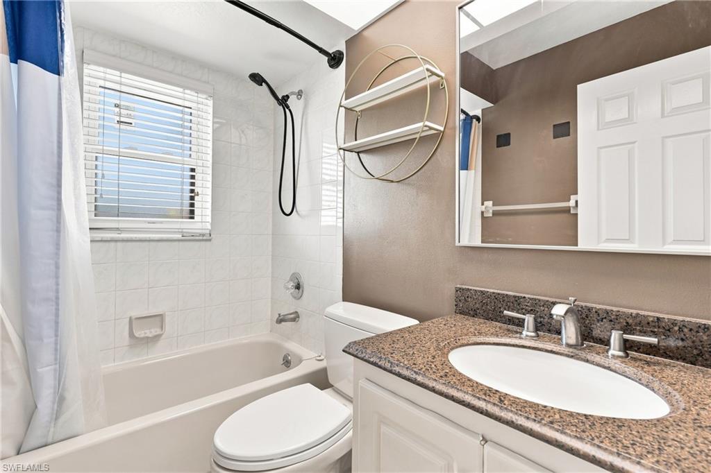 22 SW 13th TER photo 31