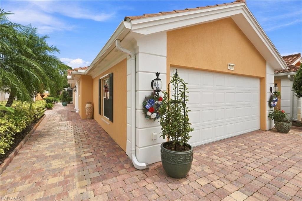 Side entry with extended walkway pavers