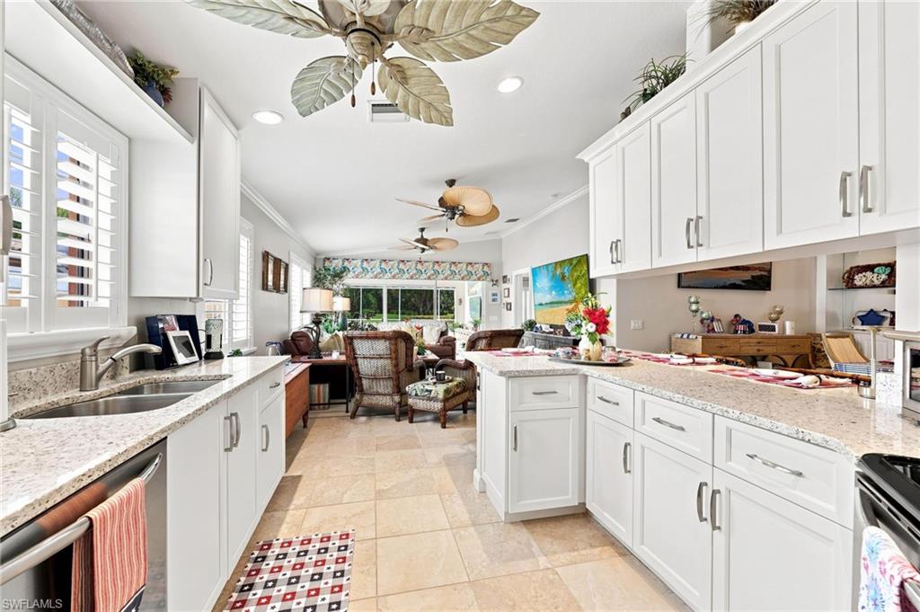 7677 Rozzini LN photo 9