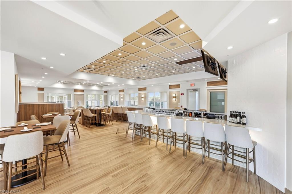 Restaurant bar and dining room