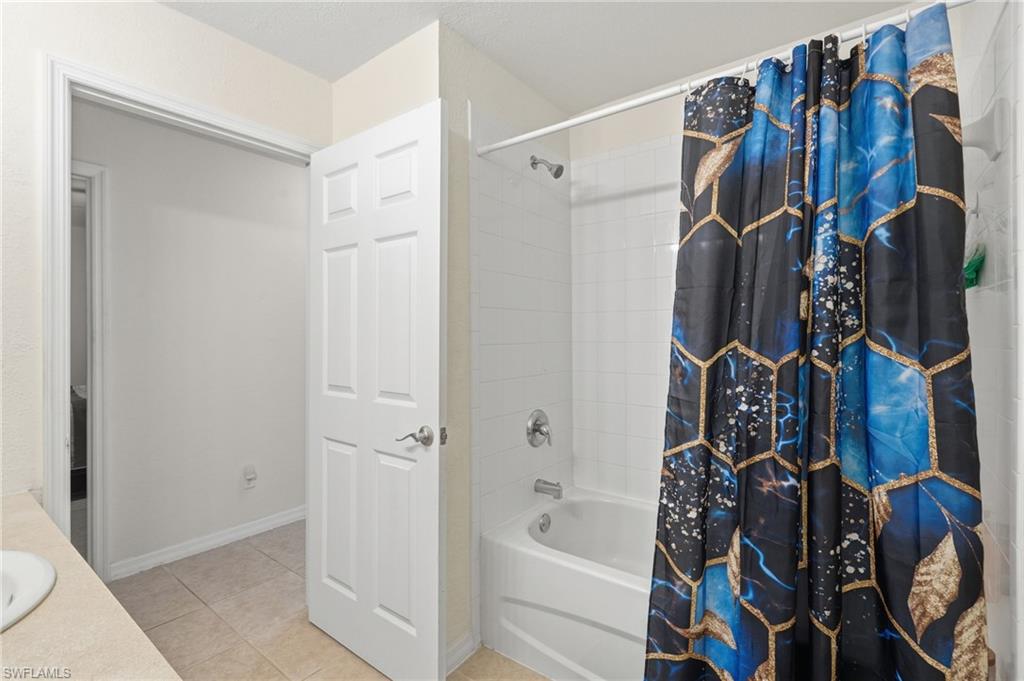 Guest Bathroom with shower/tub combo.