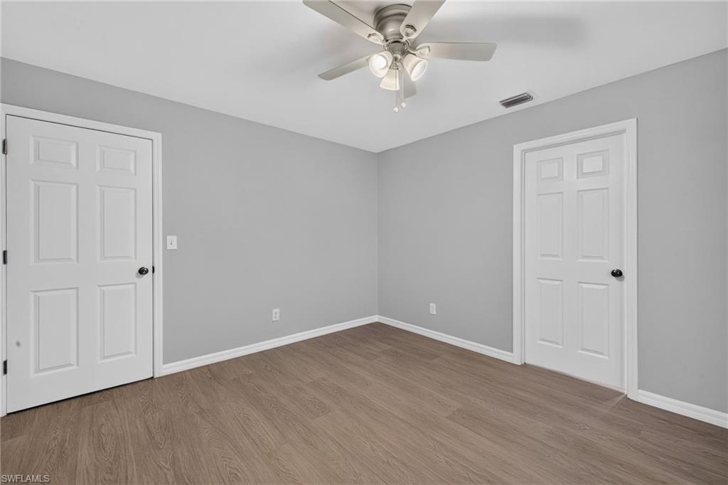 Den / possible effective 4th bedroom or study