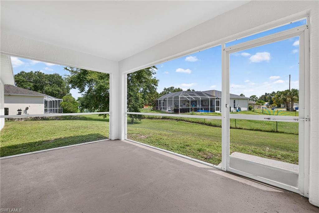 Spacious Lanai