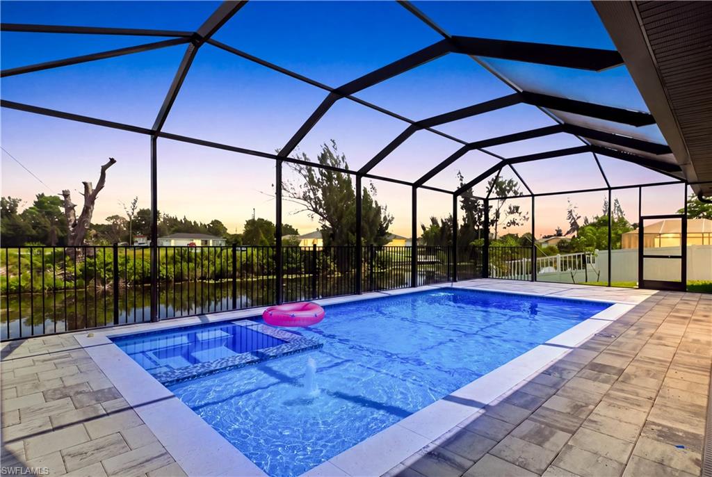 MODERN COASTAL LUXURY ON SHADROE CANAL!