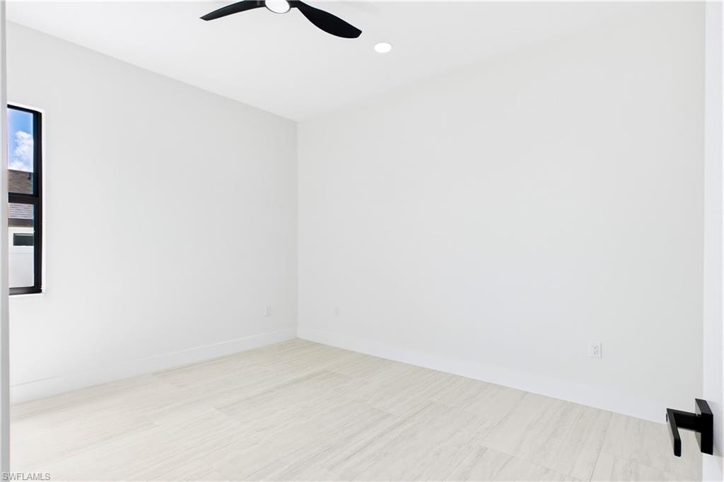 A FLEXIBLE SPACE ready for restful nights, visiting loved ones or everyday living!