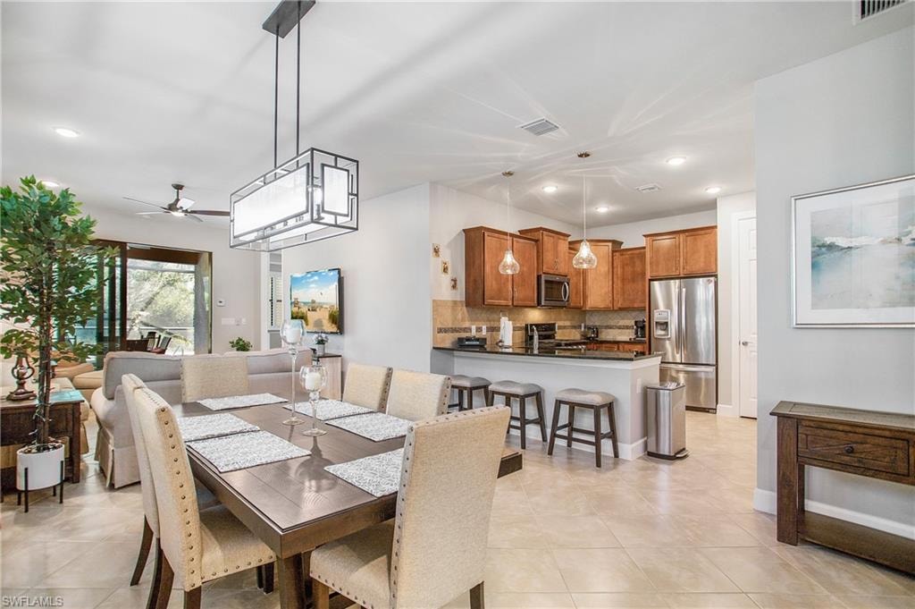 Open dining to kitchen and family room