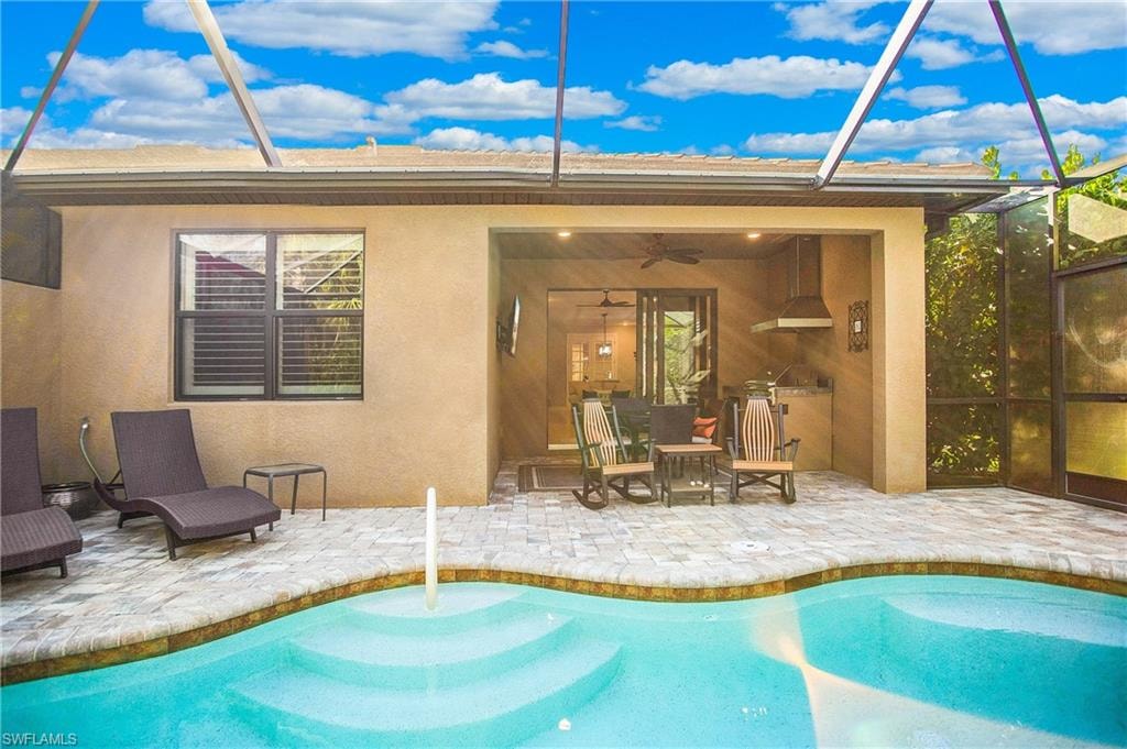 Pool, Spa and outdoor kitchen