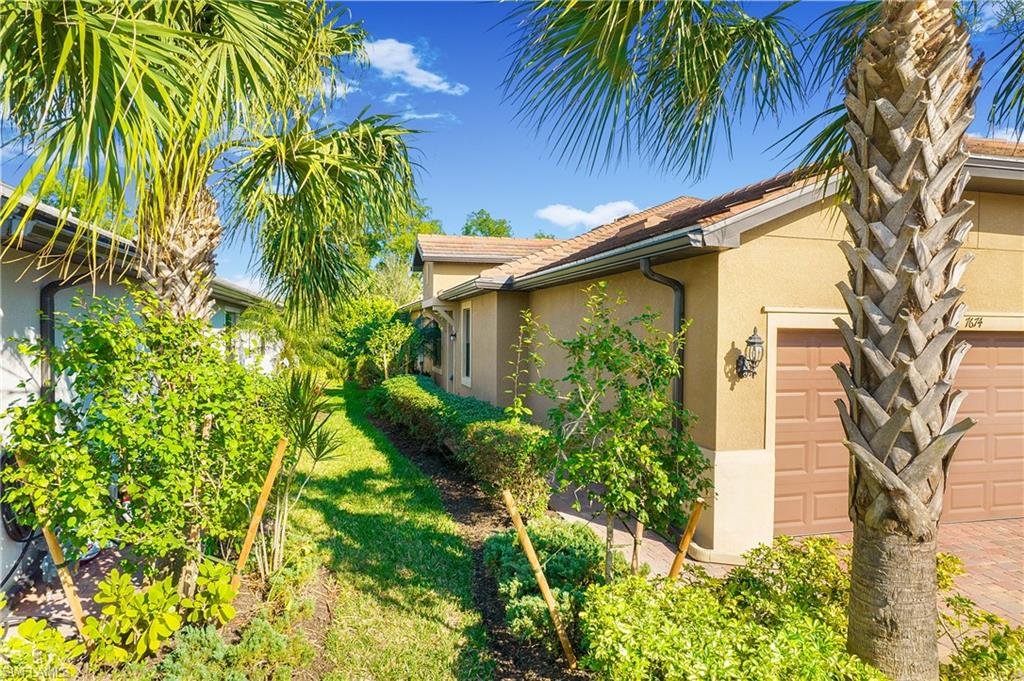 7674 Jacaranda LN photo 24