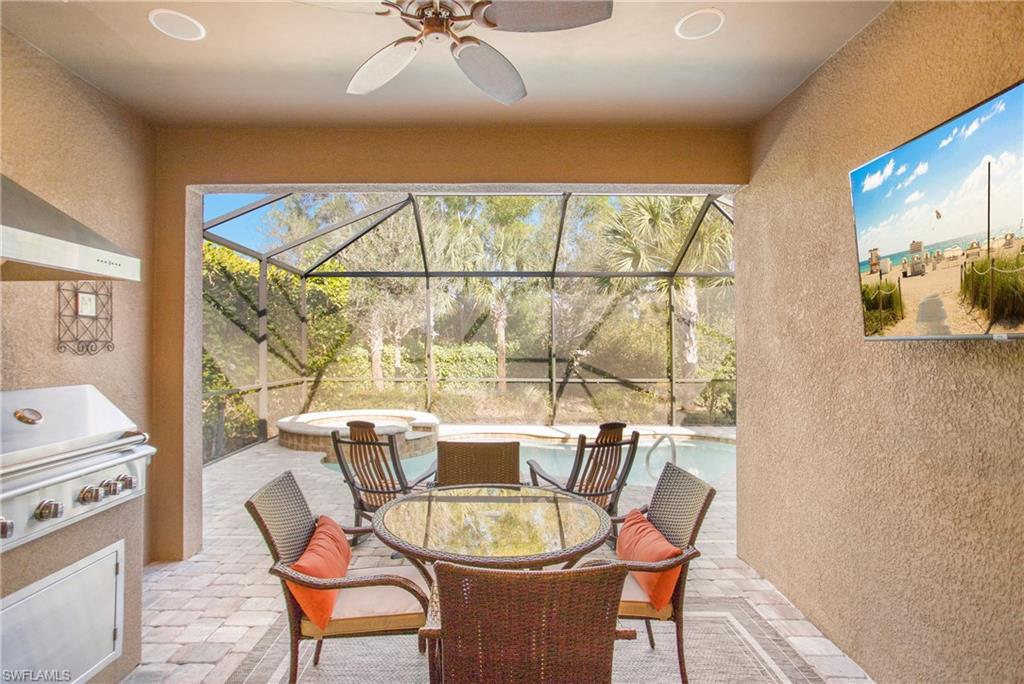 7674 Jacaranda LN photo 18