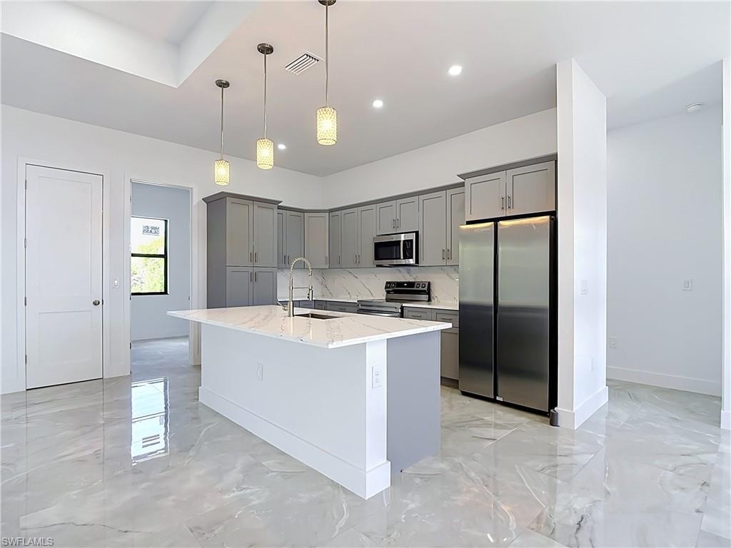 105 Ruby AVE N photo 6
