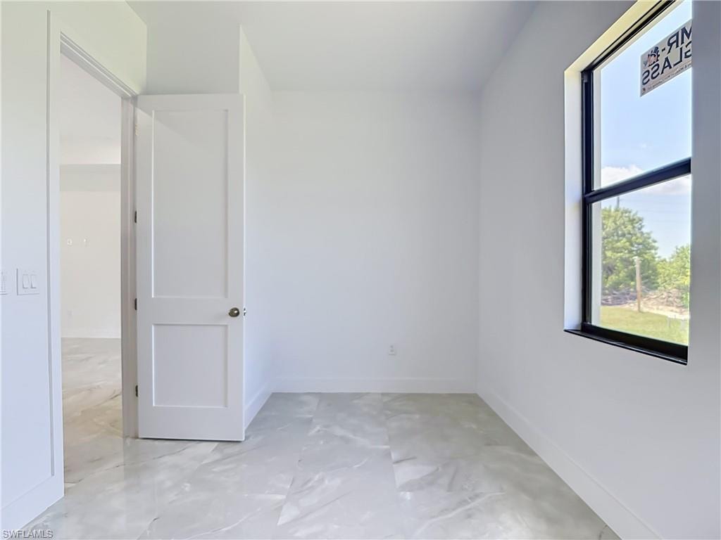 105 Ruby AVE N photo 17