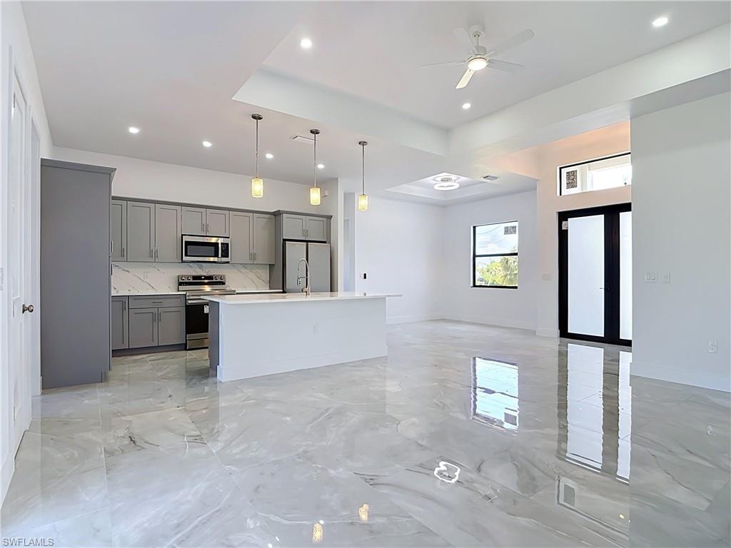 105 Ruby AVE N photo 16