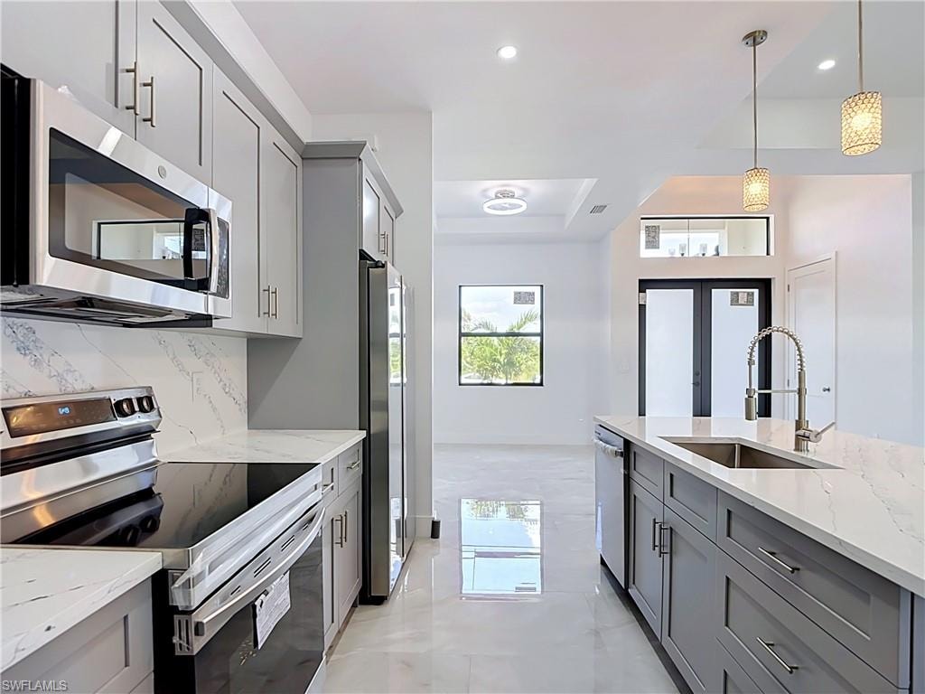 105 Ruby AVE N photo 9