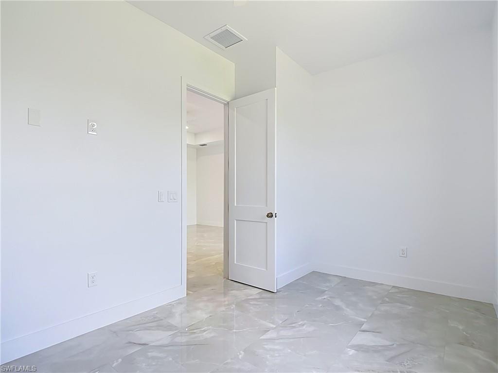 105 Ruby AVE N photo 18