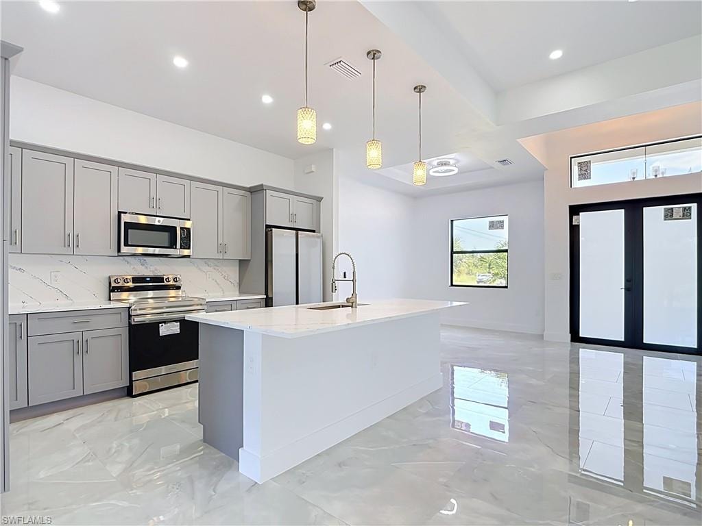 105 Ruby AVE N photo 11