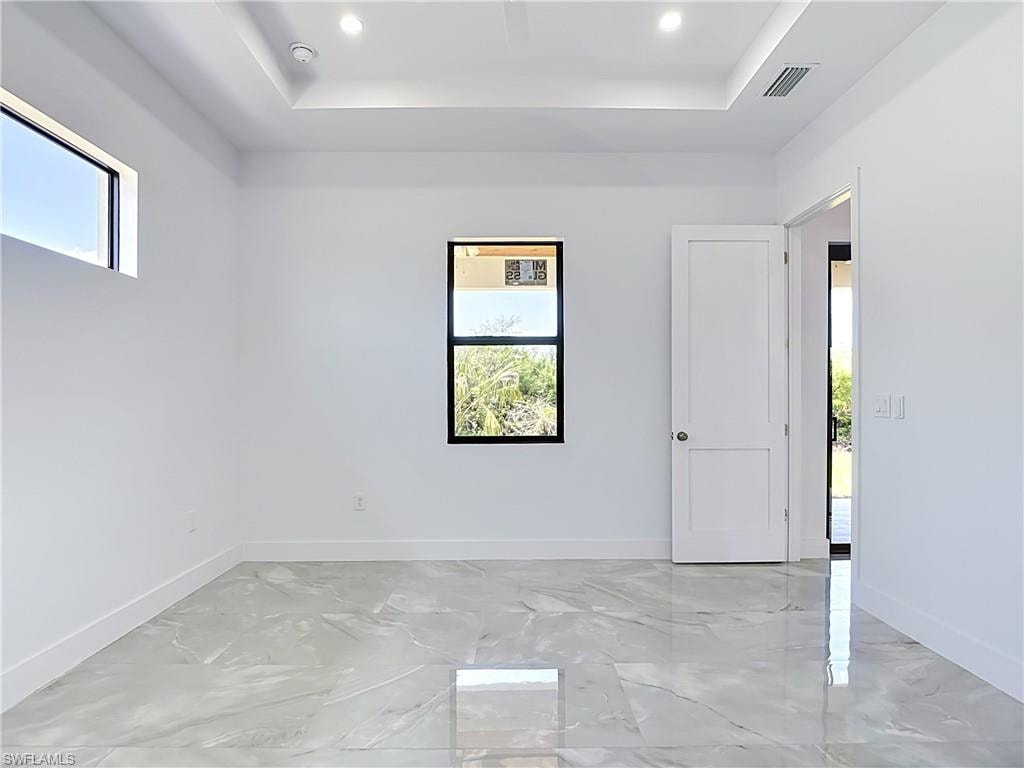 105 Ruby AVE N photo 21