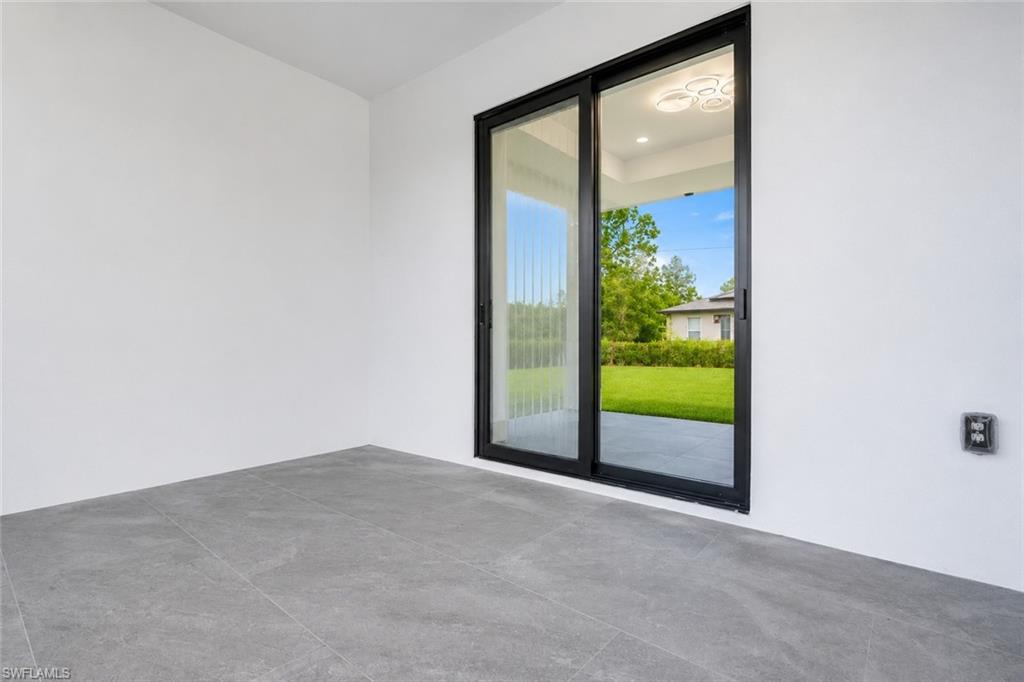 109/111 Harry AVE S photo 27