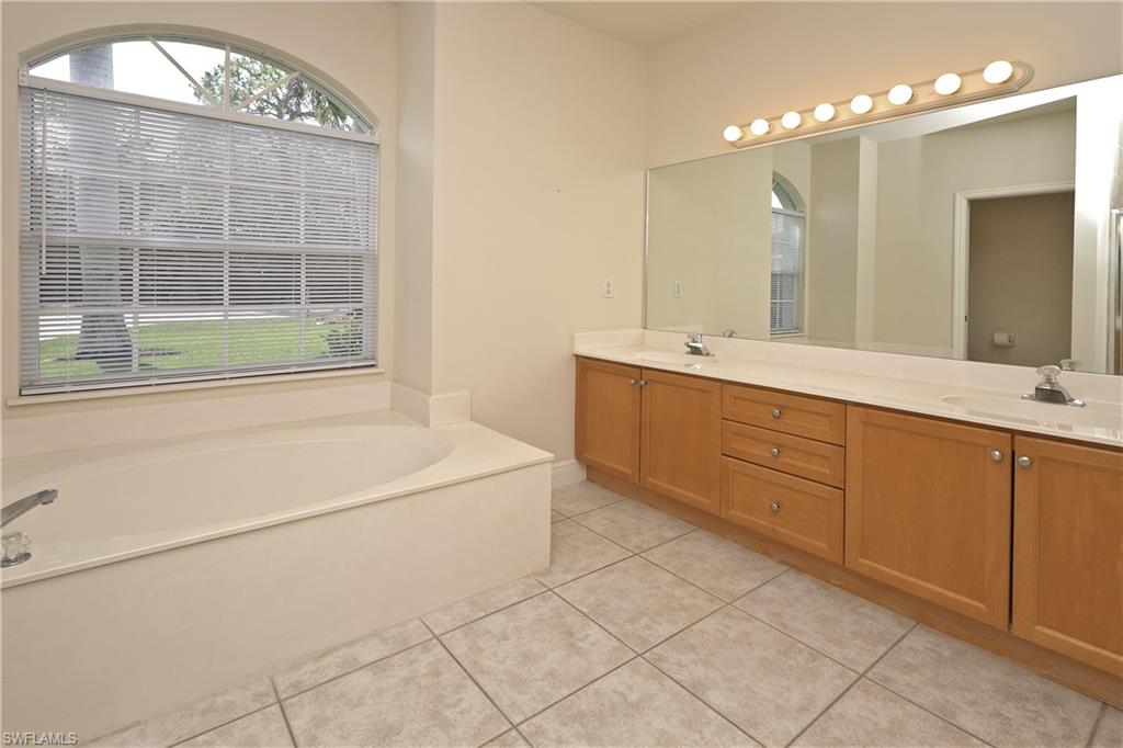 32 Heritage WAY photo 16