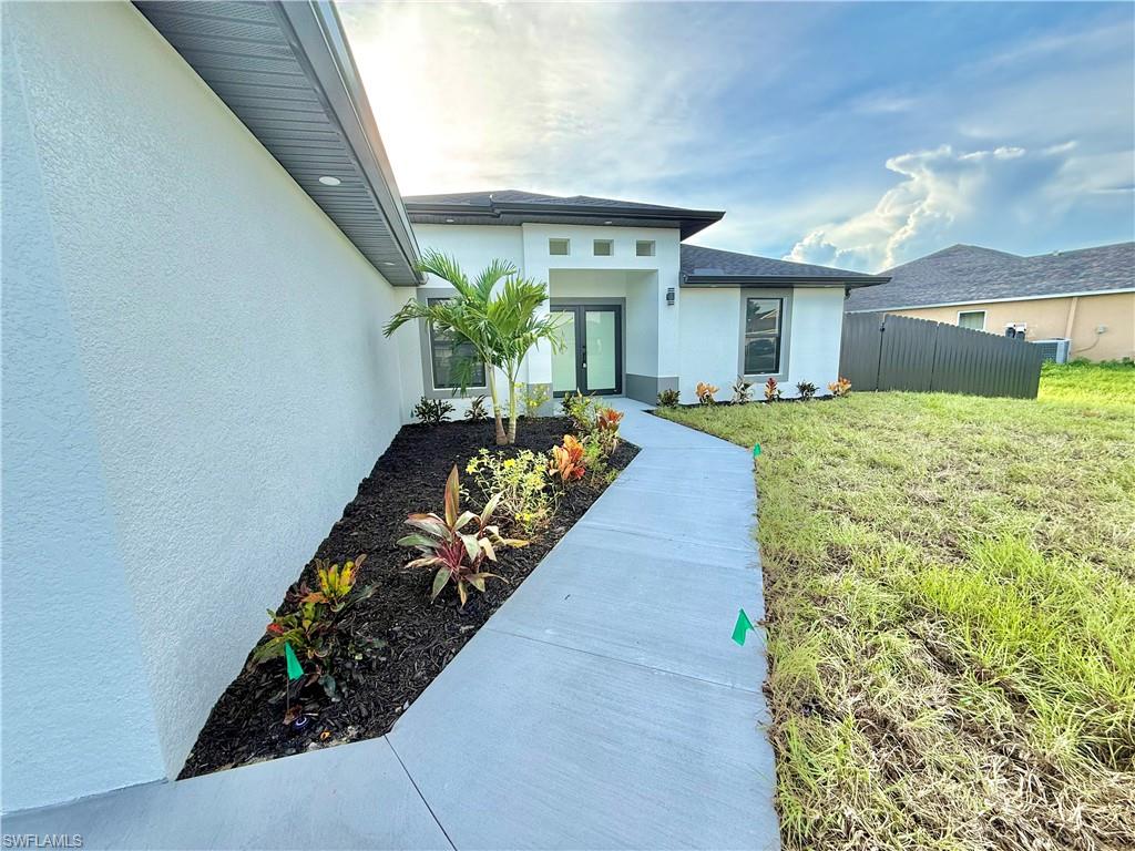 3006 NW Douglas CIR