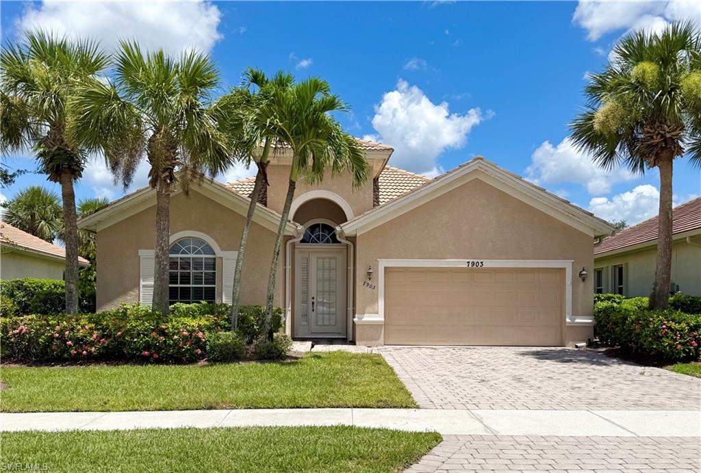 Beautiful 3 BR + den pool home w/ additional family,  living room and dining room
