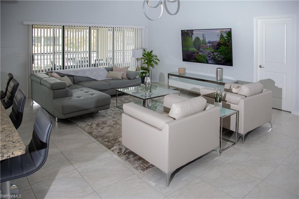 503 SW 11th CT