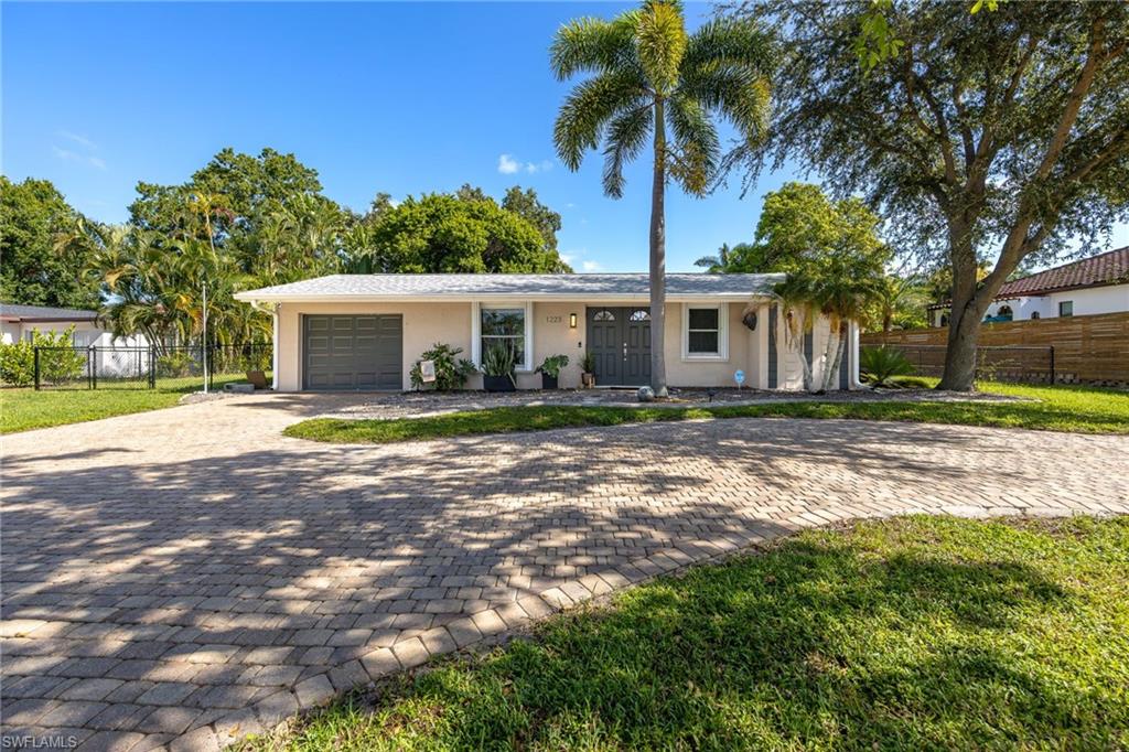 1223 Biltmore DR