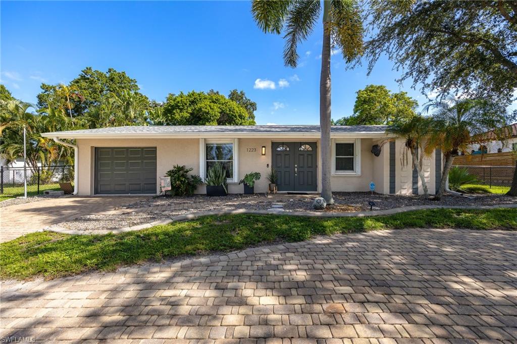 1223 Biltmore DR