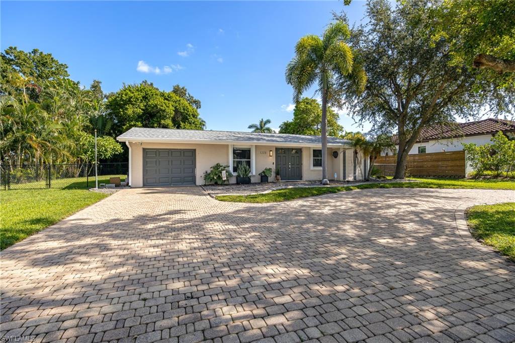 1223 Biltmore DR