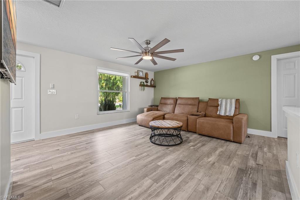 1223 Biltmore DR photo 10