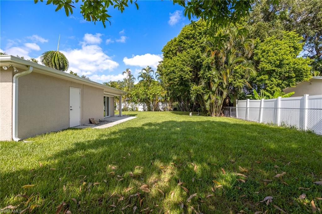 1223 Biltmore DR photo 40