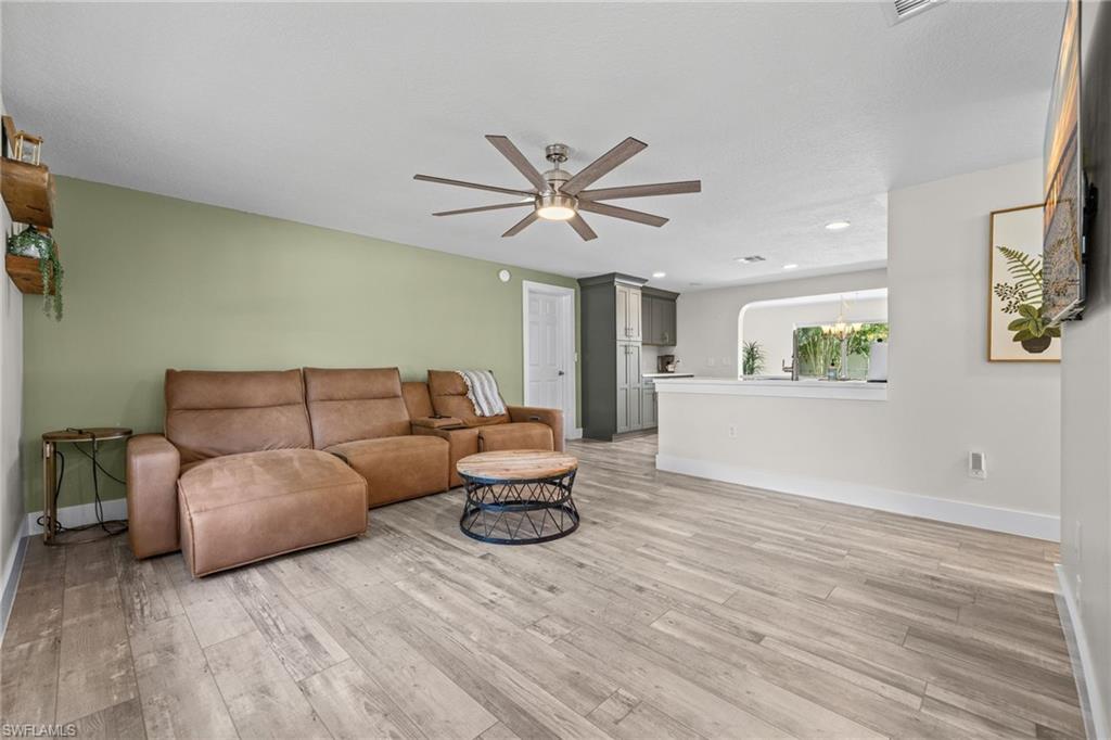 1223 Biltmore DR photo 8