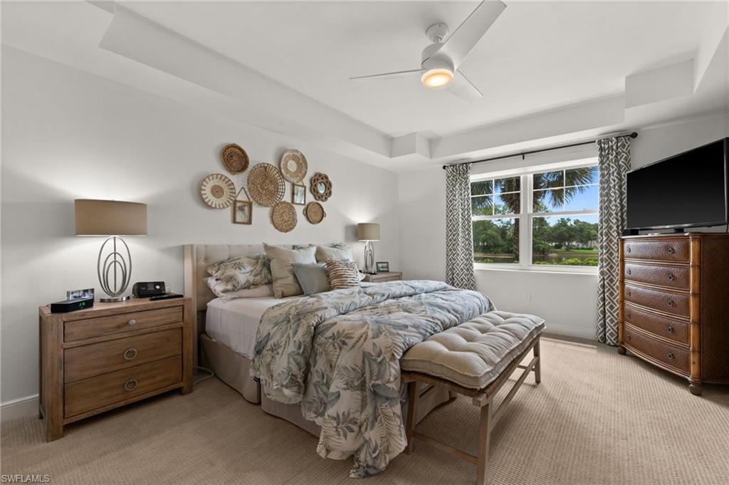 Tray ceiling with recessed lighting
