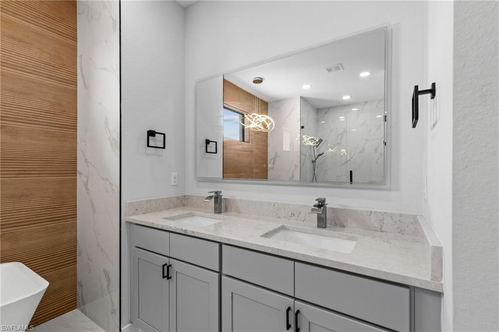 3921 NW 40th LN photo 18